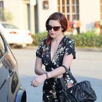 Rumer Willis exits Neil George Salon carrying a garment bag | Picture 111153